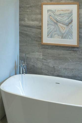 Apartment image 8