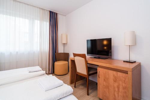 G & L Hotel - main image