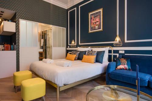 The Champs Elysées Blue Suite