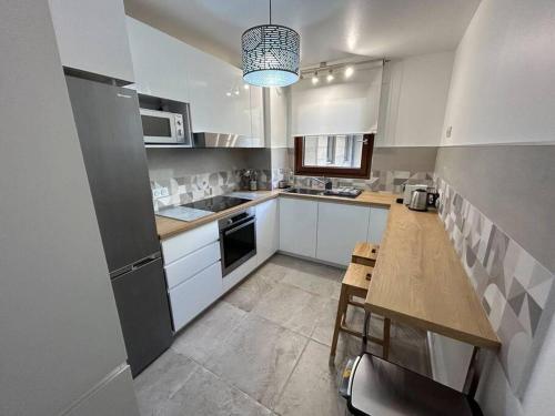 Splendid 92m2 Renovated, 4 Rooms in Charenton-le-Pont
