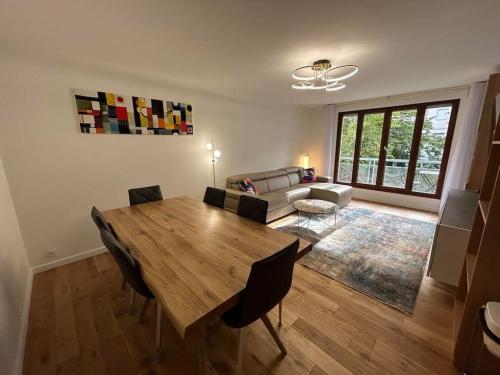 Splendid 92m2 Renovated, 4 Rooms in Charenton-le-Pont
