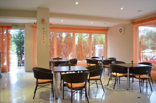 Restaurant, Hotel Paradise in Lozenets