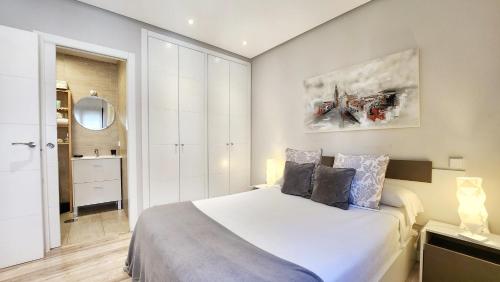 Cervantes Apartamentos - image 11