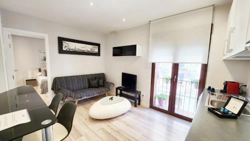 Cervantes Apartamentos - image 2