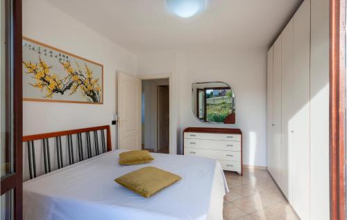 Gorgeous Apartment In San Costanzo With Wifi