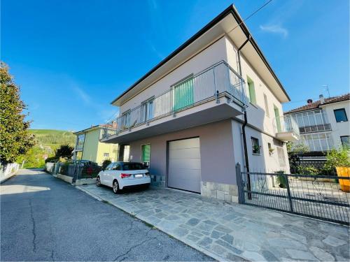 Casa Piero - villetta con piscina ad Alba, Langhe