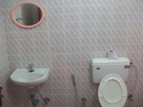 Double Room with Private Bathroom image 3