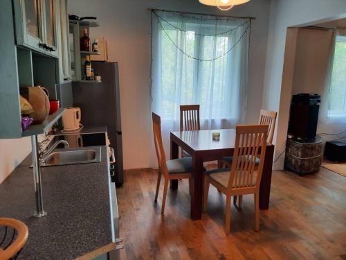 Konyha, House with spacious garden and a simple sauna in Nurga