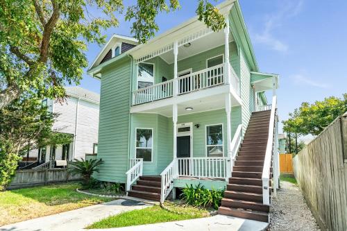 Have fun Relax and stay close to the Beach in Galveston, USA