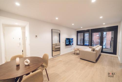 Castilla Luxury 1C Apartment 4