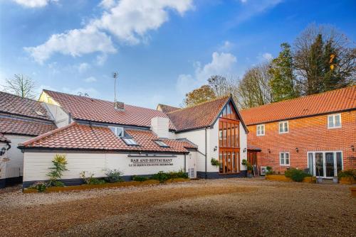 The Black Swan Inn - image 12