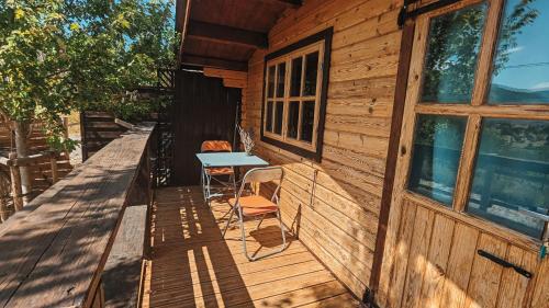 Les cabanes de Bourras – Verdon, ME