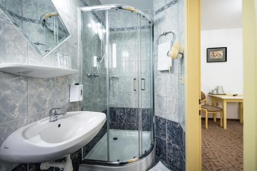 Hotel Sugas - image 14