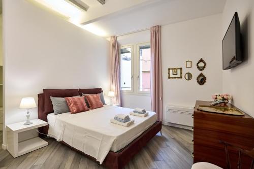 LA TORRE LUNGA -Smart Working- 150 m dalle-from Due Torri-Two Towers, Bolonia (foto 7)