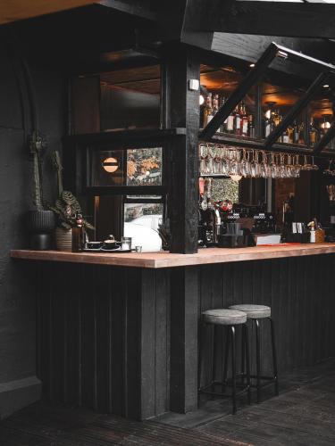 The Lodge of Heavy Leisure - image 5