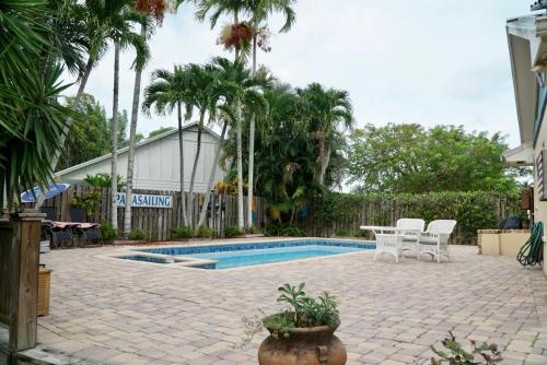 Jupiter Waterfront Cottage w/ Pool in Jupiter, USA