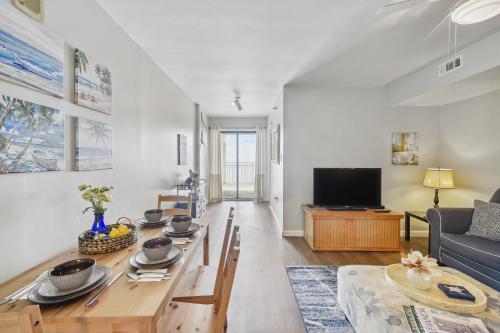North Myrtle Beach Condo with Balcony and Views! - image 5