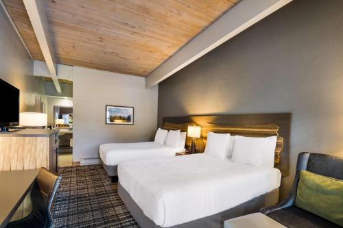 2 bedrooms, 3 beds