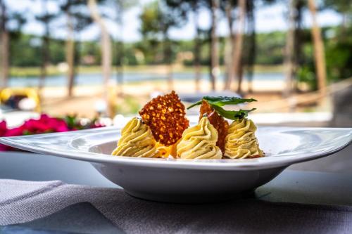 Hotel Logis Lacotel - image 9