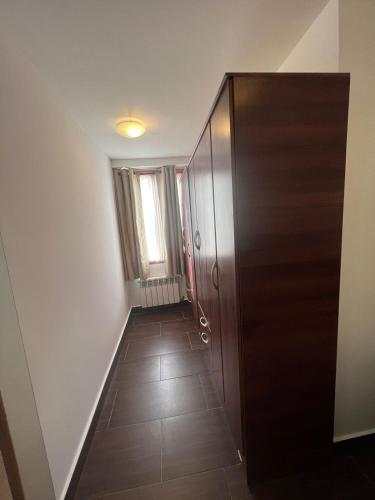 One-Bedroom Apartment image 6