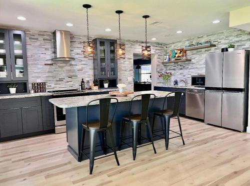 Sea la Vie - Beach Town Charm - Merritt Island, FL