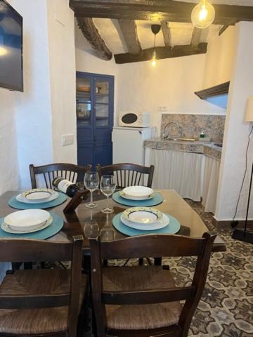 Iekārtas, Casa Alondra in El Gastor