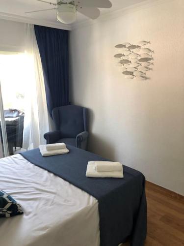 Apartamento Torremolinos 5 Personas + PARKING + PISCINA todo el año