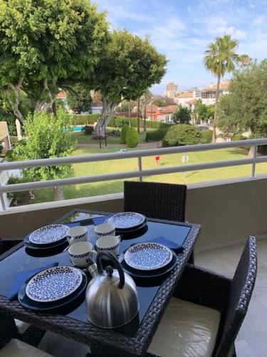 Apartamento Torremolinos 5 Personas + PARKING + PISCINA todo el año