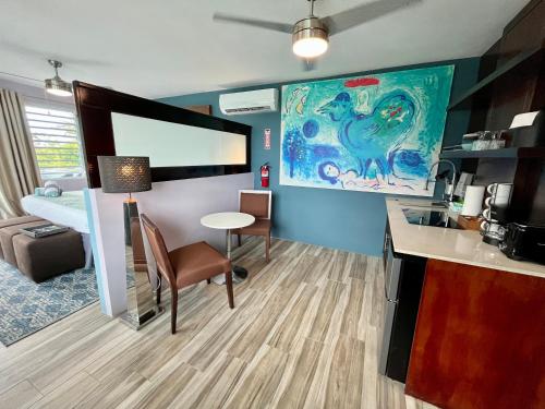 Facilities, Old Crow Hotel and Suites in Vieques Island