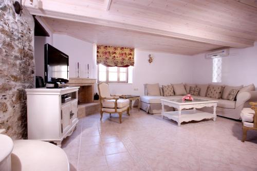  Aegean Diamonds Boutique Villas in Loutráki