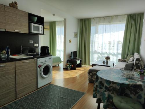 Прекрасен апартамент с изглед към морето Сарафово 1, Burgas (zdjęcie 2)