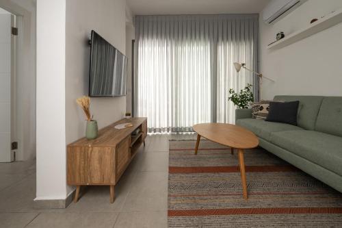 Family Apartment By IsrApart