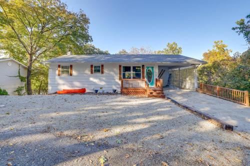 Lakefront Gem with Screened Porch and Game Room! Lakefront Gem with Screened Porch and Game Room!
