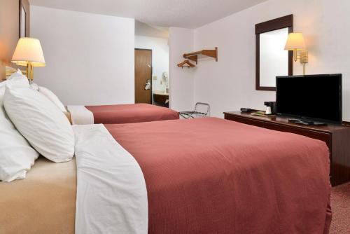 America's Best Value Inn Beardstown - image 12