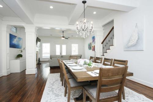 Houston Home Near Downtown with Pool and Hot Tub! in Houston, USA