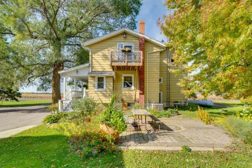 Quaint and Family-Friendly Watertown Farmhouse!