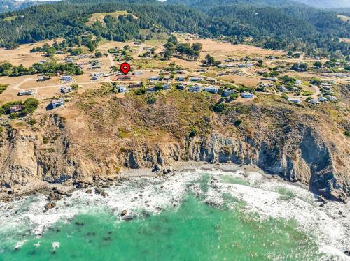 Dream Weaver House with Hot Tub and Ocean View!