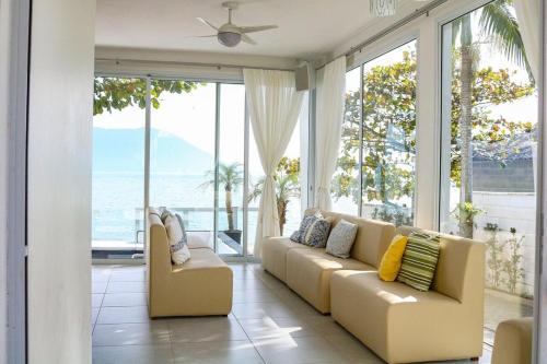 Lobby, Charme, por do sol, praia privada. Exclusividade. in Ribeirao da Ilha