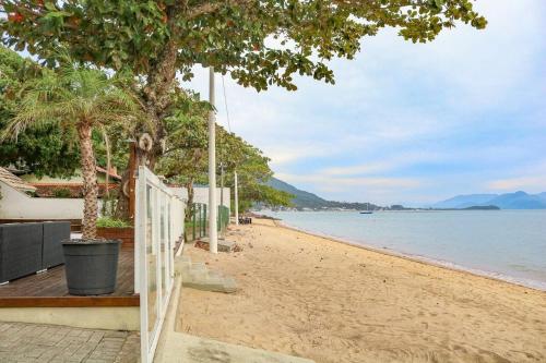 Facilities, Charme, por do sol, praia privada. Exclusividade. in Ribeirao da Ilha