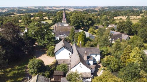 The Old Rectory Cottages - Six Luxurious Cottages Set In Grounds With Indoor Pool