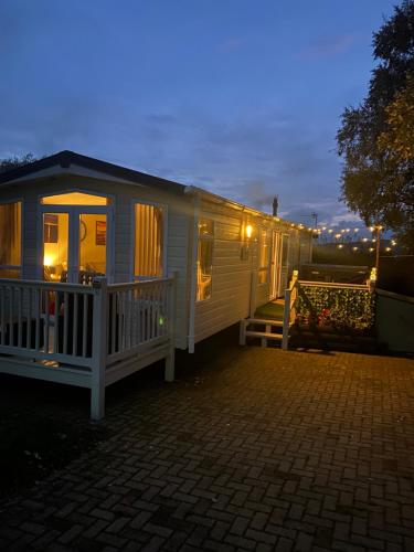 View, Otters Rural Retreat - Private Hot-Tub & Free Golf for guests included in Shilbottle