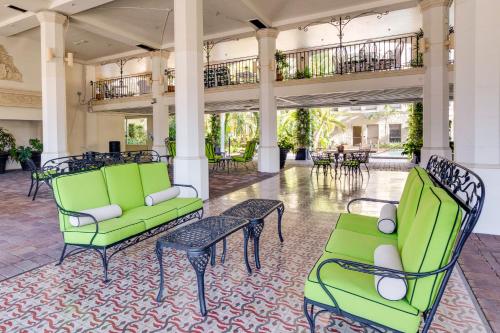 Palm Beach Condo with Outdoor Pool 1 Block to Beach in Palm Beach, USA
