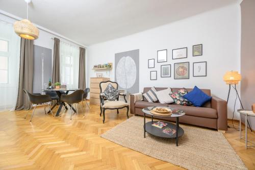 One-Bedroom Apartment image 10