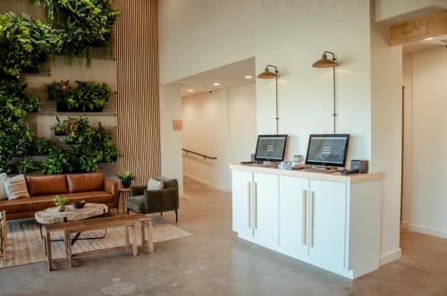 Lobby, Brut Hotel near River Parks