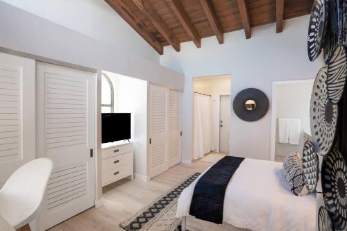 Villa at St James Unit A Luxury Pool Villa, Pet Friendly, Miami-Dade, Florida