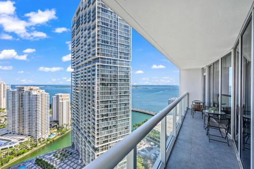 *ICONIC W ICON CONDO/ POOL&WATERVIEWS*FREESPA*