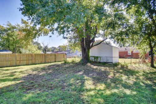 Hampton Home with Grill Less Than 1 Mi to Beach! in Hampton, USA