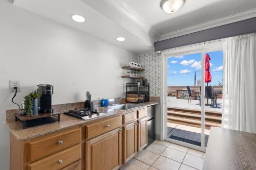 ทัศนียภาพ, บีชคอมเบอร์ โมเต็ล (Beachcomber Motel) in ฟอร์ตบรากก์ (CA)