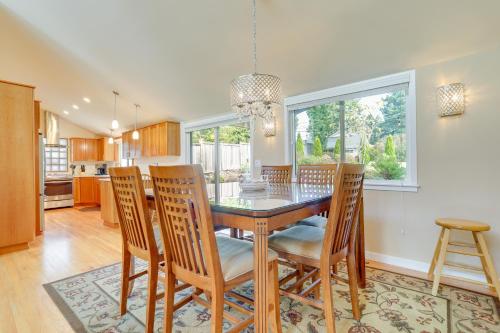 Beautiful Seattle Home with Patio about 9 Mi to Downtown