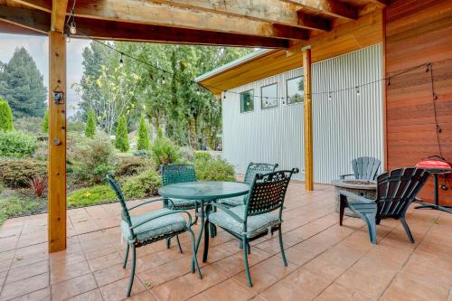 Beautiful Seattle Home with Patio about 9 Mi to Downtown